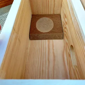 BAT-MAN ParaBox búdka pre dážďovníky, borovica, hnedá, so strieškou plechovou AP1DF NA