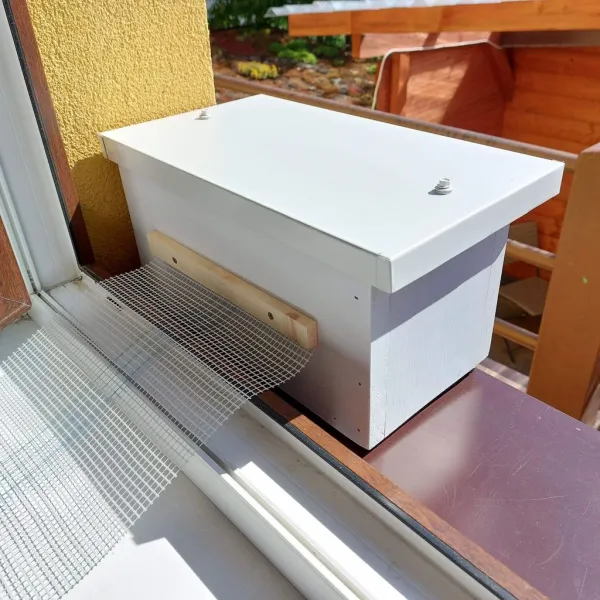 BAT-MAN ParaBox búdka pre dážďovníky, borovica, hnedá, so strieškou plechovou AP1DF NA