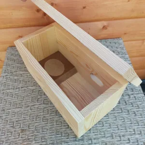 BAT-MAN ParaBox búdka pre dážďovníky, borovica