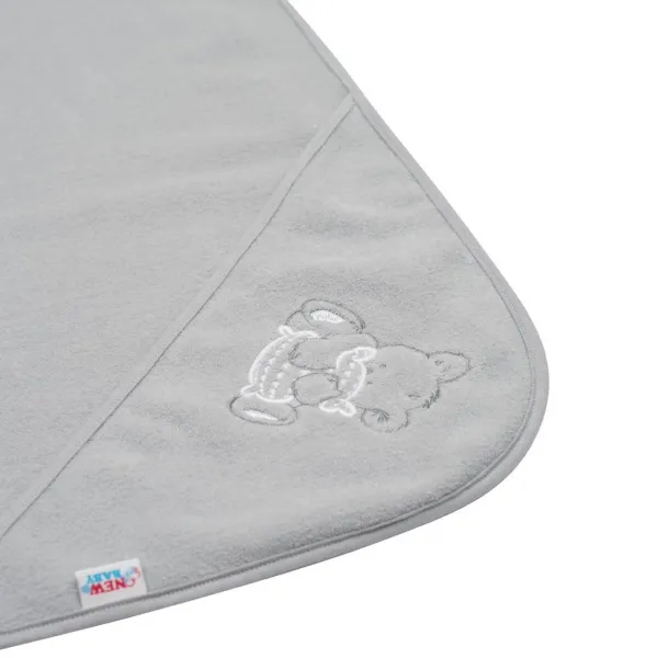 Detská froté osuška s výšivkou a kapuckou New Baby 80x80 sivá myška