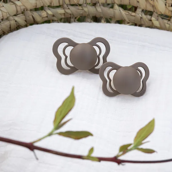 BIBS Couture anatomické cumlíky z prírodného kaučuku 2ks - veľkosť 1 - Vanilla / Olive