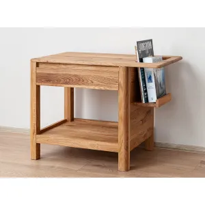 Masívny dubový stolík na noviny