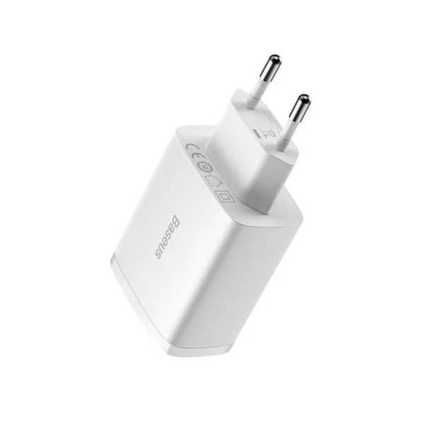Kompaktná rýchlonabíjačka Baseus, 3x USB, 17W (biela) 033899