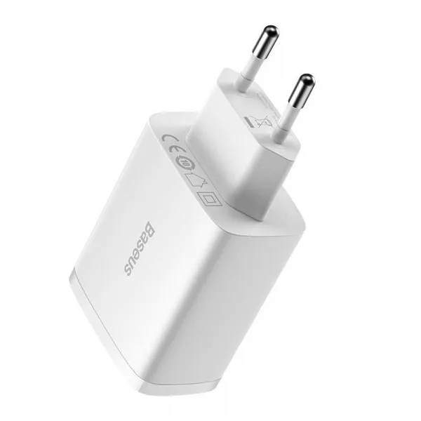 Kompaktná rýchlonabíjačka Baseus, 3x USB, 17W (biela) 033899