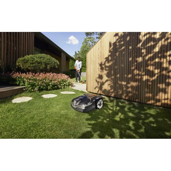 ROBOTICKÁ KOSAČKA HUSQVARNA AUTOMOWER 305