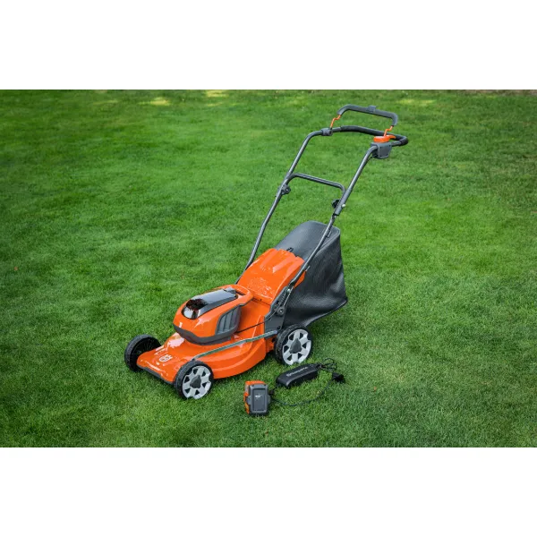 HUSQVARNA LC 137i bez akumulátor a nabíjačky