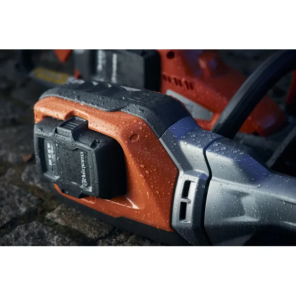 Akumulátorová píla HUSQVARNA 530iP4 bez AKU a nabíjačky