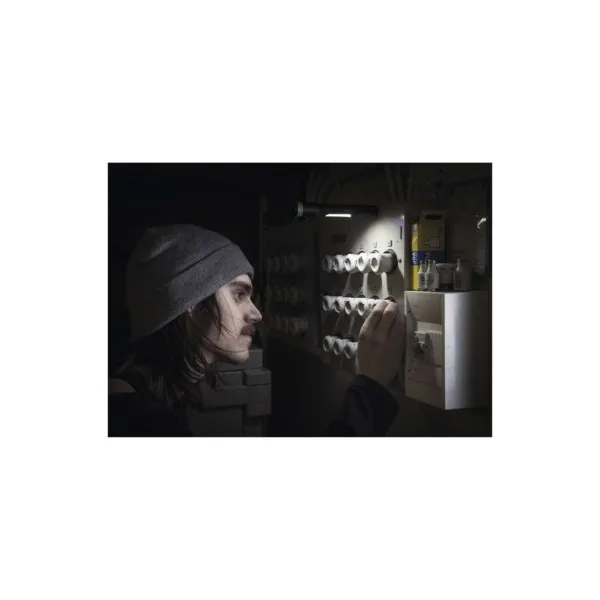 CREE + COB LED ručné svietidlo GP C33, 180 lm, 2× AA, fokus