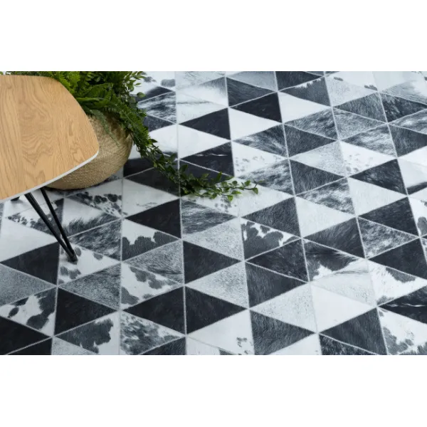 Koberec PATCHWORK 21722 sivý - imitácia kože krava, trojuholníky
