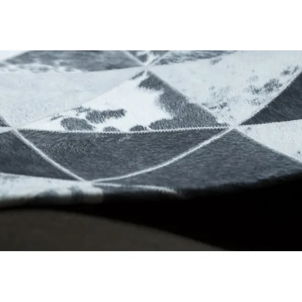 Koberec PATCHWORK 21722 sivý - imitácia kože krava, trojuholníky