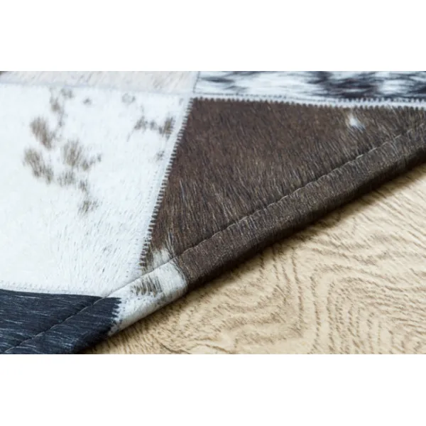 Koberec PATCHWORK 21720 béžový/hnedý - imitácia kože krava, romby