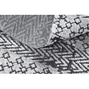 Koberec SIERRA G6042 geometrický, etno - jasný sivý