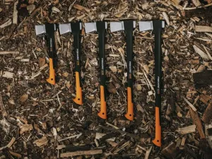 Štiepacia sekera X11 "S" FISKARS