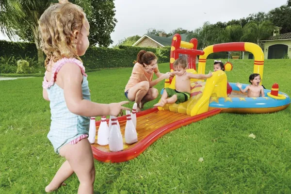 Hracie centrum Bestway so šmykľavkou a kolkami, 4,53 m x 2,13 m x 1,17 m
