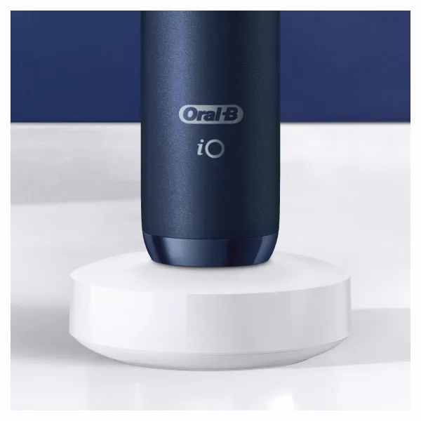 Oral B iO7 elektrická zubná kefka s puzdrom Sapphire Blue