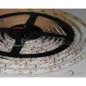 LEDprodukt 5m LED pásik 60LED/m vodeodolný SMD2835 4,8W/m studená biela IP65 12V