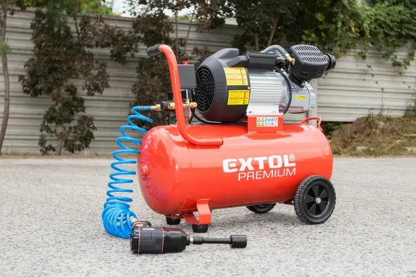EXTOL PREMIUM 8895320 Kompresor olejový dvojvalcový, príkon 2,2kW, nádoba 50l, max. 8bar