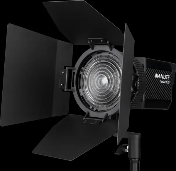 KIT Nanlite Forza 150 with FL-11 Fresnel