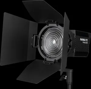 KIT Nanlite Forza 150 with FL-11 Fresnel