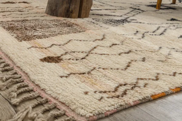 Ručne tkaný vlnený koberec BERBER BJ1077 Boujaad berber Boho, béžový / čierny