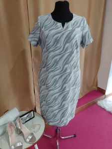 Sivý kostým pre svadobné mamy vzor vlnky Veľkosť: 42