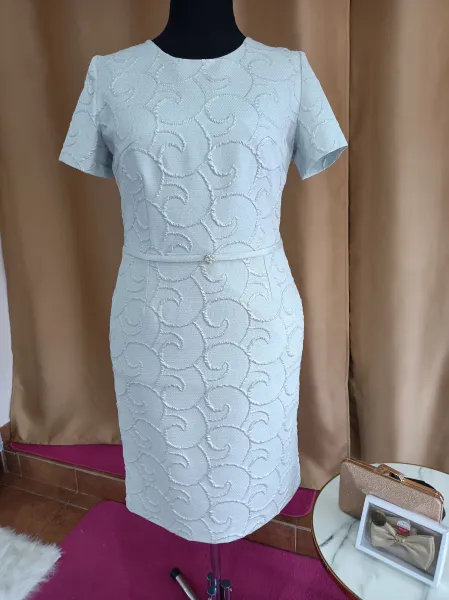 Elegantný mentolový kostým pre svadobnú mamu Veľkosť: 44