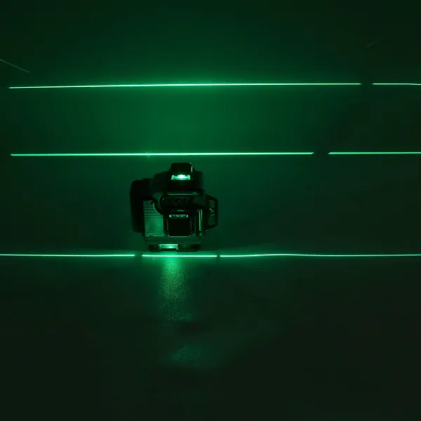 4D laser / 16 líniová samo vyvažovacia laserová vodováha Mustool