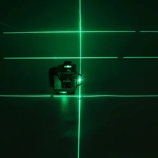 4D laser / 16 líniová samo vyvažovacia laserová vodováha Mustool