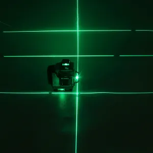 4D laser / 16 líniová samo vyvažovacia laserová vodováha Mustool