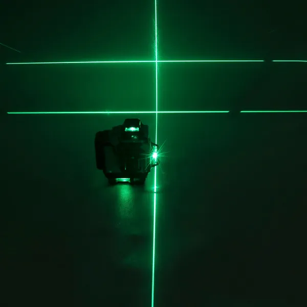 4D laser / 16 líniová samo vyvažovacia laserová vodováha Mustool