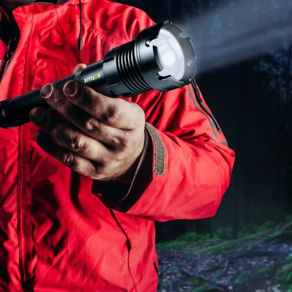Retlux RLP 401 Taktické ručné nabíjacie LED svietidlo, dosvit 800 m, výdrž 15 hodín