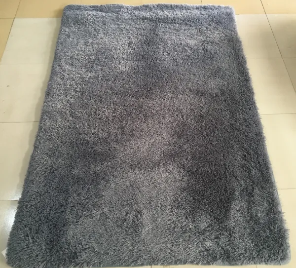 DECOREUM Koberec SILK  sivý Rozmery (v): 200x300