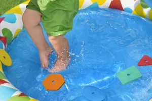 Bazénik Bestway® 52378, Splash & Learn, detský, nafukovací, s vkladaním tvarov,120x117x46 cm