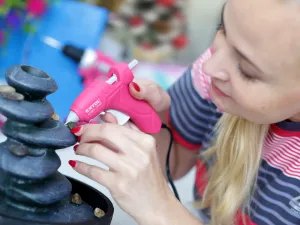 EXTOL LADY Pištoľ lepiaca tavná ružová, max. 70W, pracovný príkon 25W, tavné tyčinky pr.7,2mm