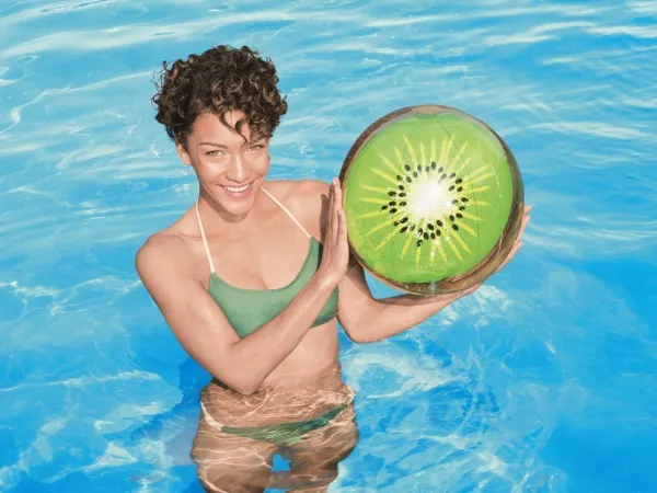 Bestway Nafukovacia plážová lopta 46 cm Kiwi 31042