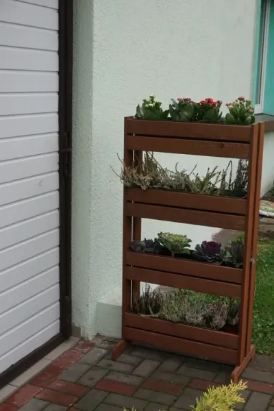 Stojan na kvetináče drevený hnedý