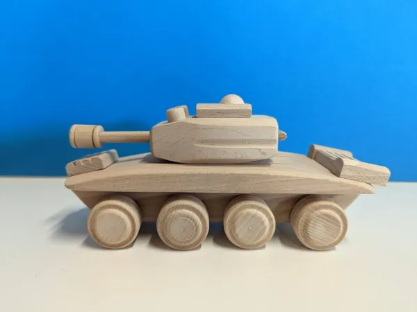 Drevený tank, 22 x 8 x 10 cm