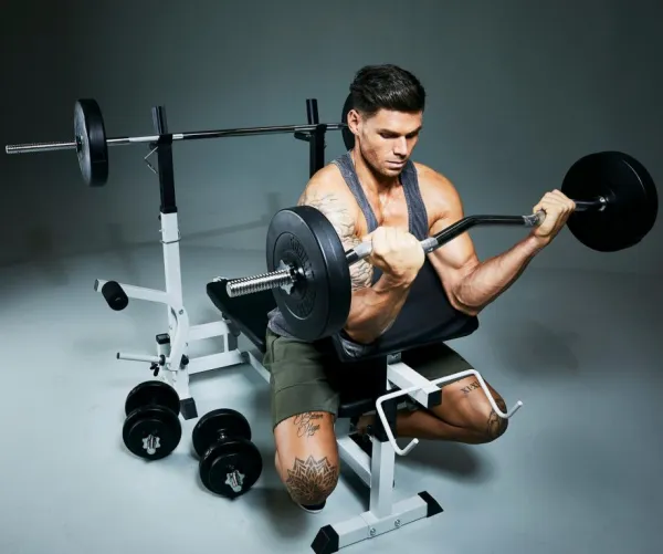 Nastaviteľná fitness lavica s curl stanicou a kladkou, biela