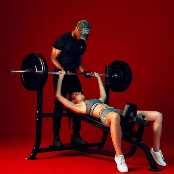 Gorilla Sports Šikmá posilňovacia lavica so stojanom na činku