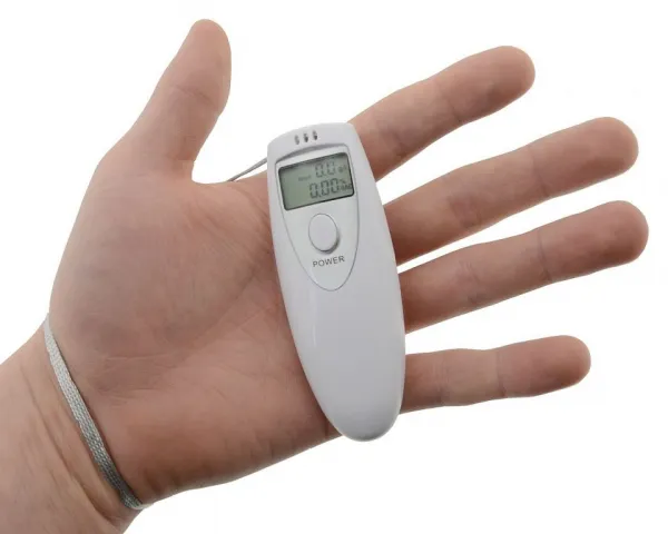 Digitálny dychový alkohol tester s pútkom na ruku