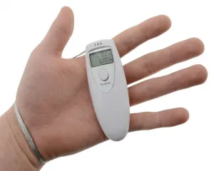 Digitálny dychový alkohol tester s pútkom na ruku