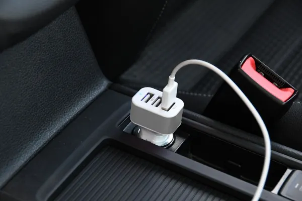 Adaptér na nabíjanie 3 x USB