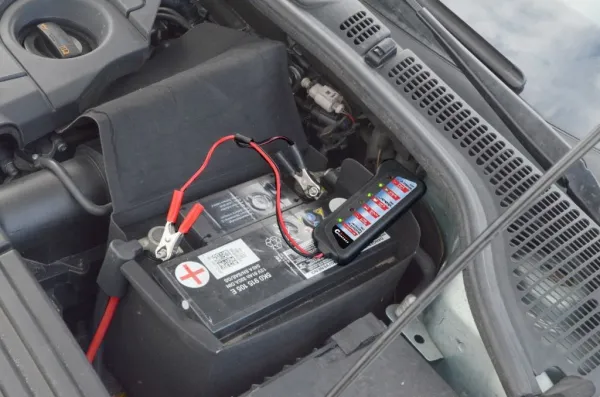 Tester autobatérie a alternátora, 12 V