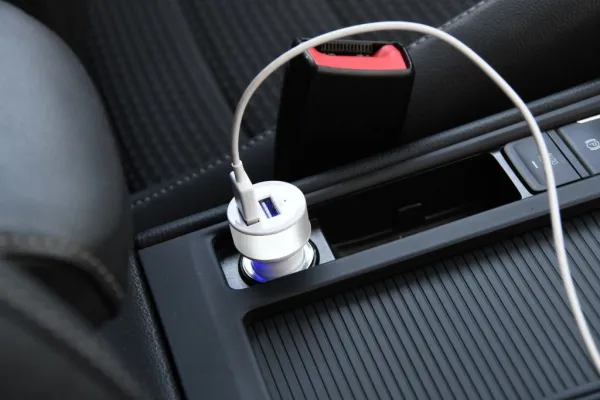Adaptér na nabíjanie - 2 x USB