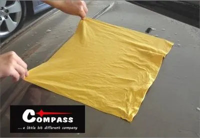 COMPASS Utierka so syntetickej kože, 32 x 43 cm