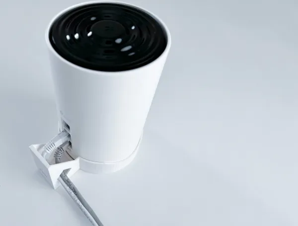 OEM TP-LINK držák s kabelovou krytkou pro kamery VIGI C220/C230/C240 na stěnu bílý