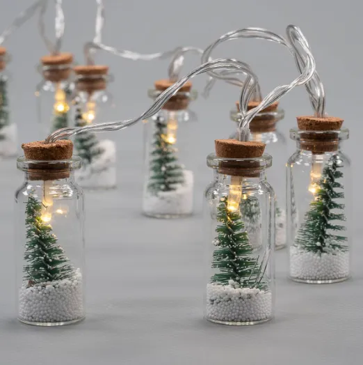 Sada Vianočná dekorácia 8 LED, poháre so stromčekmi 2 reťaze