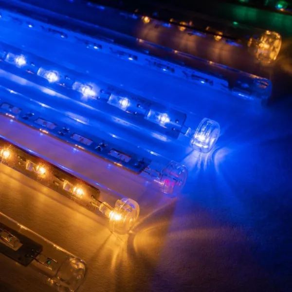 Nexos 68197 Vianočné LED osvetlenie- padajúci sneh, 180 LED, farebné