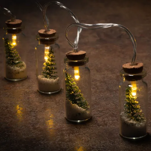 Sada Vianočná dekorácia 8 LED, poháre so stromčekmi 2 reťaze