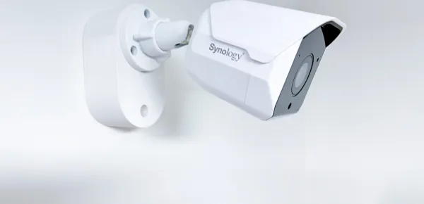 Synology D-SBC500-C - Držák pro kameru Synology BC500 na stěnu i strop